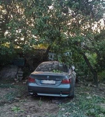 У Миколаєві дівчина на автомобілі влетіла у приватний двір