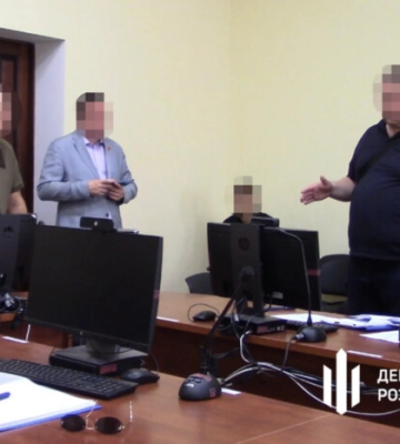 Залучав бійців до будівництва свого маєтку. ДБР викрило командира тероборони