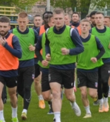 Футболісти з Острожчини мають шанс підвищитися з командою у класі: «Звягель» зіграє з «Хустом»