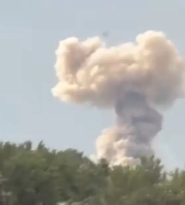 &quot;Прикинь, сколько там было военных?&quot; - в оккупированном Донецке показали поаследствия &quot;прилета&quot;. ВИДЕО