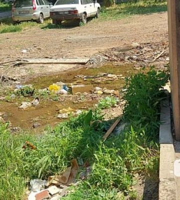 Починили и снова прорвало: в Саксаганском районе Кривого Рога третий раз за месяц течет вода