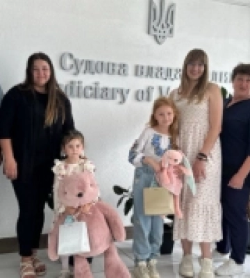 На Волині колектив районного суду привітав підопічних дітей
