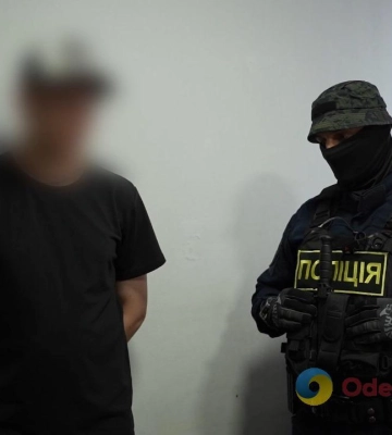 На Одещині службовець ТЦК вимагав 1000 доларів за зняття позашляховика з військового обліку