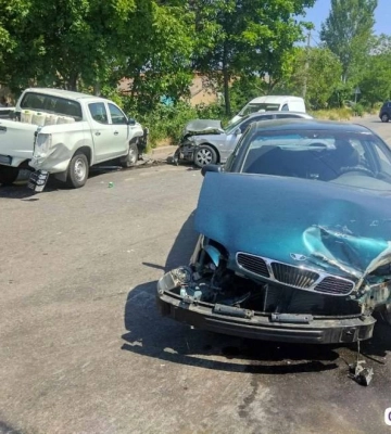 В Миколаєві внаслідок зіткнення чотирьох авто травмувались троє людей