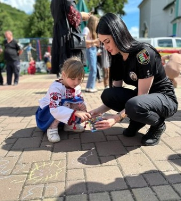З нагоди Дня захисту дітей поліцейські Рахова влаштували святкові заходи для дітей