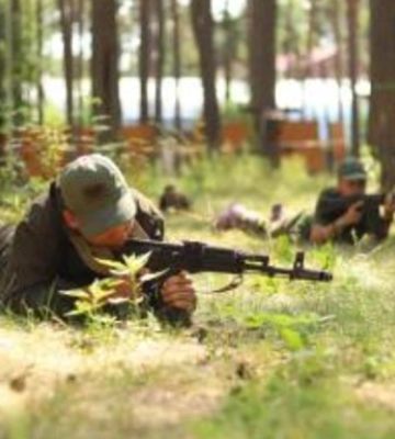 Підлітків з ТОТ відправлять на військові навчання до РФ - ЦНС