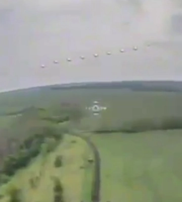 Прикордонники знищили FPV-дронами інженерну техніку росіян поблизу Вовчанська