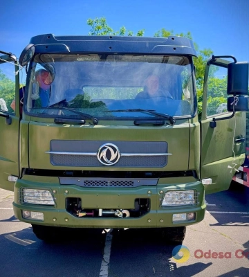 Одеські бригади тероборони отримали вантажівки