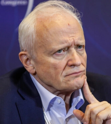 Яцек Пєхота: Українські біженці принесли Польщі більше ресурсів, ніж вона на них витратила