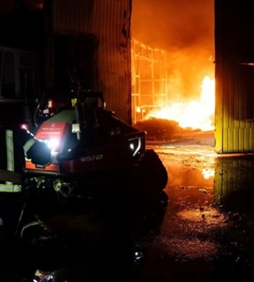 У Києві на Троєщині ліквідували масштабну пожежу