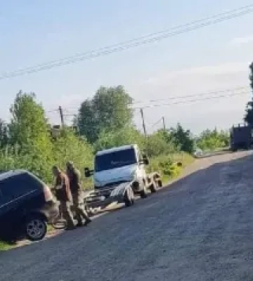 На Львівщині працівники ТЦК потрапили в ДТП, наздоганяючи велосипедиста: що відомо