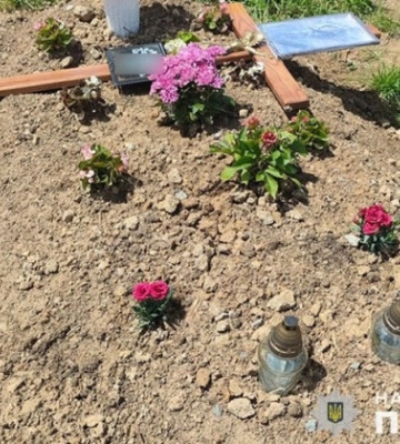 Тернопільщина: вандал пошкодив свіжі могили воїнів