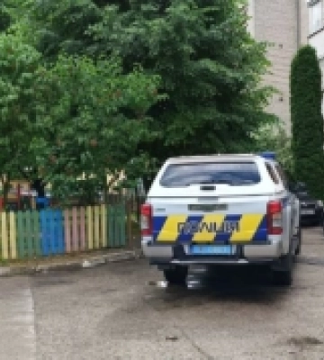 Біля підʼїзду у Луцьку знайшли тіло чоловіка