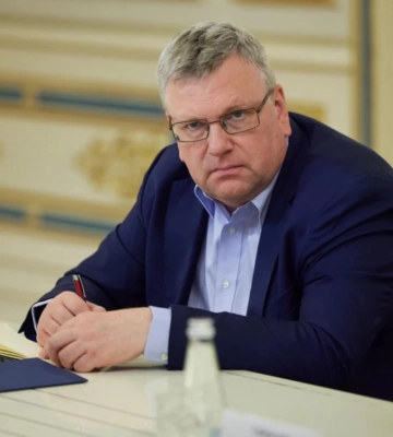 Чому Захід не хоче поразки РФ у війні: посол Латвії зробив сенсаційне зізнання