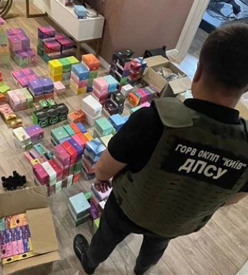 На Черкащині викрито підпільну мережу збуту електронних сигарет