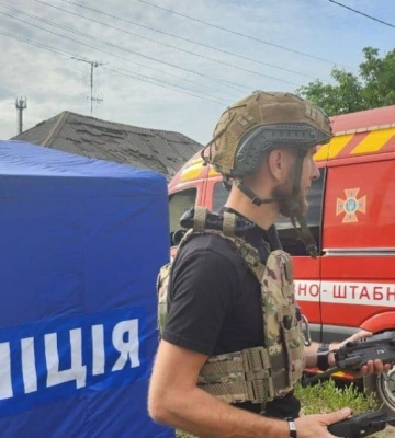 Последствия падения обломков ракет в Днепре показала полиция