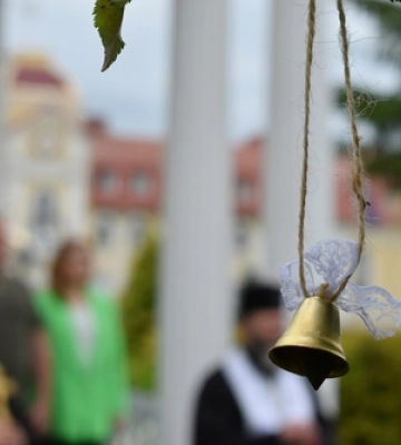 Дзвіночок як символ голосу: у Луцьку вшанували дітей, які загинули під час війни