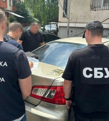 За хабарі організував умовно засудженим неявку до органів пробації: на Закарпатті затримали підозрюваного