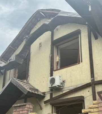 Постраждало 16 багатоповерхівок, 31 приватний будинок, а ще школа та лікарня — наслідки ракетної атаки по Дніпру 4 червня