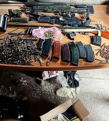 У Кривому Розі судитимуть військовослужбовця, який торгував зброєю