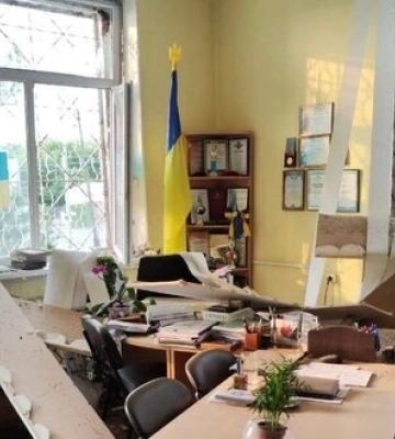 Унаслідок ракетної атаки на Дніпро пошкоджено школу, яка пережила Другу світову війну. ФОТОрепортаж