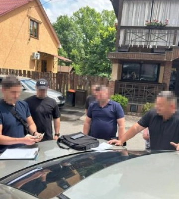 Гучна справа на Закарпатті: затримали адвоката при отримані хабаря в сумі 1600 доларів США