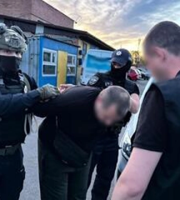 Трьох полтавців взяли під варту за підозрою у збуті психотропних речовин