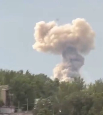 &quot;Прикинь, сколько там было военных?&quot; - в оккупированном Донецке показали поаследствия &quot;прилета&quot;. ВИДЕО