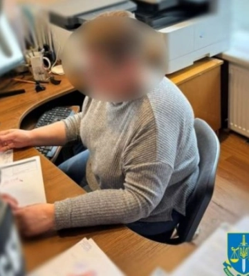 Чиновница на Киевщине требовала от гражданина миллион гривен за решение земельного вопроса