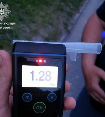 У Сумах водій на підпитку поїхав на червоне світло