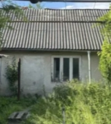 У Хусті продають будинок за два мільйони гривень