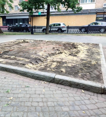 В Харькове демонтировали постамент памятника Пушкину 