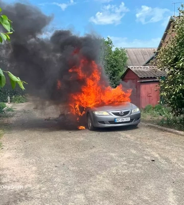 Росіяни атакували дроном автомобіль у Нікополі