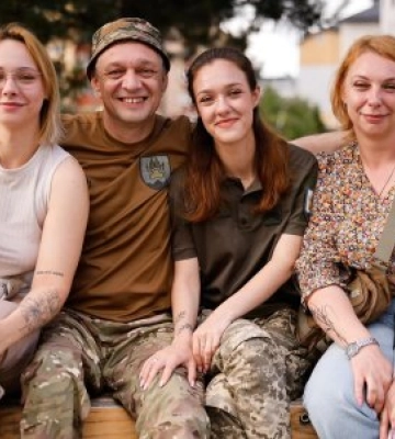 Сьогодні в Ужгороді, військовому з родиною подарували квартиру