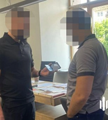 Чиновнику КГГА сообщили о подозрении за взятки от столичных автоперевозчиков