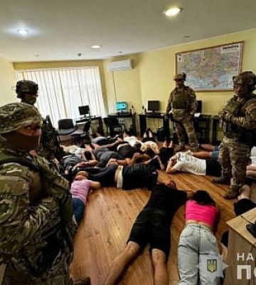100 000 доларів в тиждень: викрили криворіжця, який організував шахрайський кол-центр