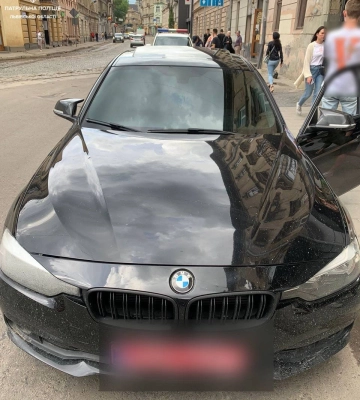 Во Львове остановили авто за рулем которого был 14-летний парень