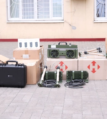 РЕБ, тепловізійні приціли та комплектуючі до дронів: Луцька міськрада передала допомогу військовим