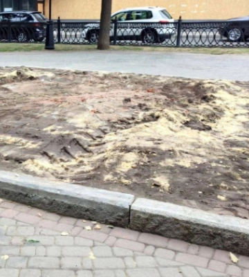 В Харькове демонтировали постамент памятника Пушкину