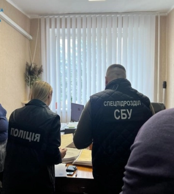 Підробляли фітосанітарні сертифікати для експорту зерна – на Хмельниччині підозрюють працівників держустанови і митного&amp;hellip;