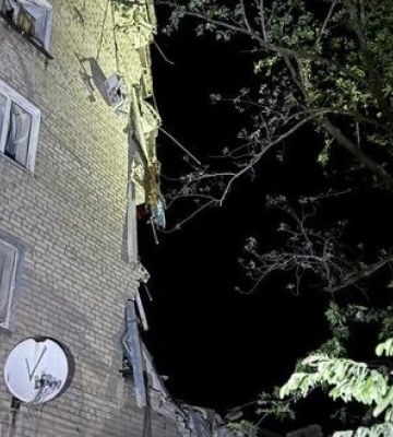 Окупанти вдарили авіабамбами по по Селидовому на Донеччині, 6 осіб дістали поранення. ФОТОрепортаж