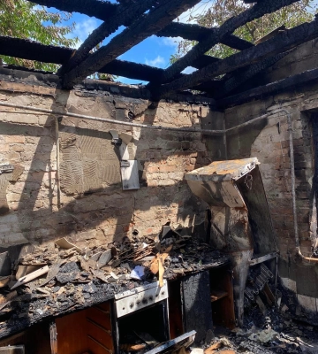 Відсудили 2 мільйони за згорілу хату. Компенсувати ці збитки має «Рівнеобленерго», але компанія не погоджується з рішенням суду