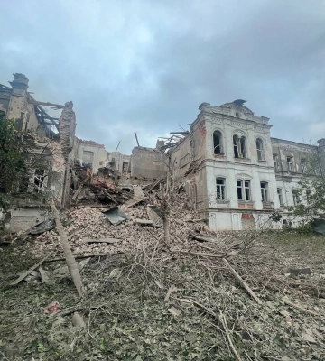 Нічний ракетний удар: поліція повідомила про руйнування в Харкові й передмісті