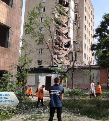 Армія РФ скинула авіабомбу на будинок в селі Бересток: загинув чоловік, є постраждалі, серед них — дитина