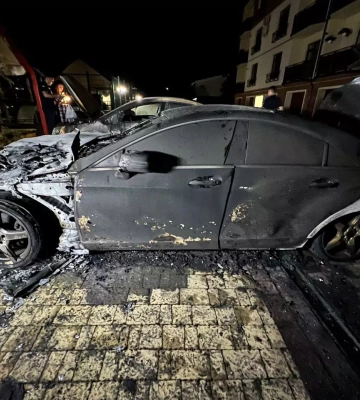 В Ужгороді під час пожежі згоріли два автомобілі