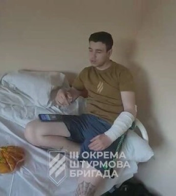 Боєць 3-ї ОШБр з позивним Кос після важких боїв та поранення жартує на госпітальному ліжку: &quot;Це - будні ухилянта&quot;. ВIДЕО