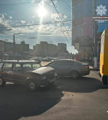ДТП за участі маршрутки сталася у Кропивницькому