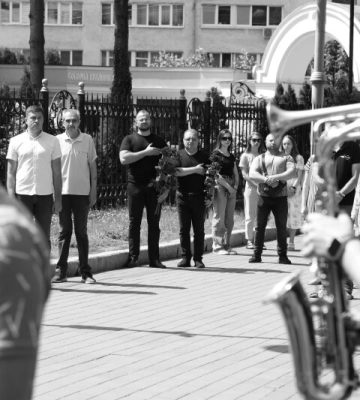 Поліг у бою на Донеччині: у Луцьку в останню дорогу провели військового Антона Оконя