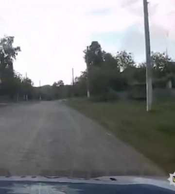 У Сумському районі поліцейський рятував пораненого внаслідок ворожого обстрілу