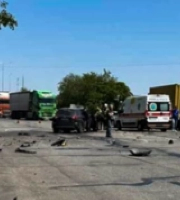 На Миколаївщині рятувальники ліквідували наслідки автопригоди